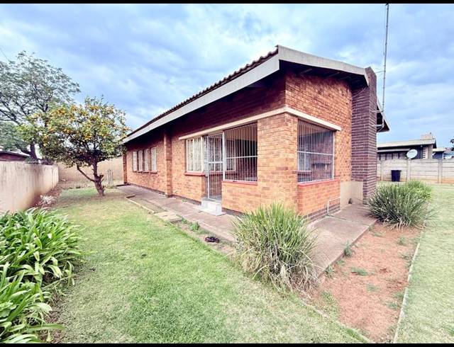 3 BEDROOM HOUSE FOR SALE IN VANDERBIJLPARK CE 2